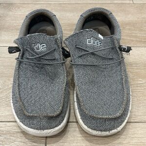 Hey Dude Size 9 Men’s Wally Sox shoes. Used condition. Extra laces included.